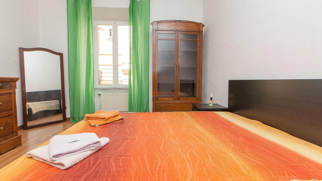 Rental In Rome Santini Apartment Rom bilde