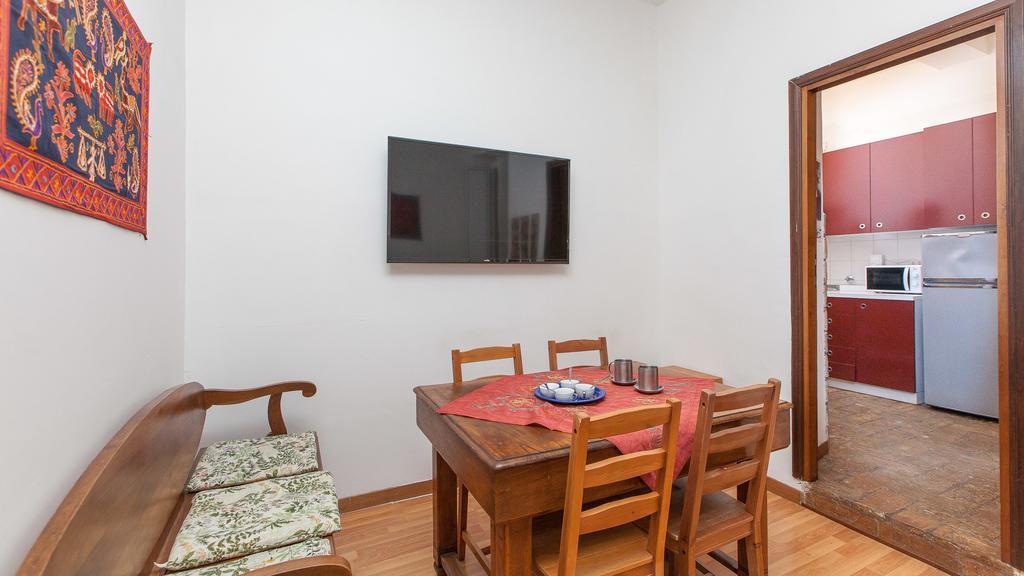 Rental In Rome Santini Apartment Rom bilde
